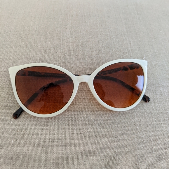 White/Tortoise Cateye Sunglasses - Picture 1 of 3